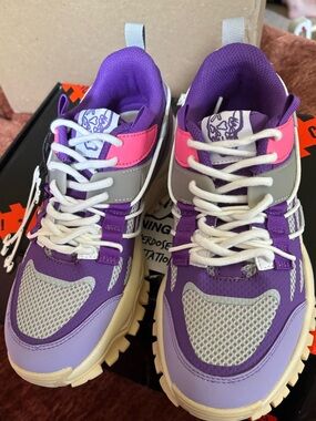 Women’s Purple & Pink Trail Runner Sneakers men’s 6 - women’s 7